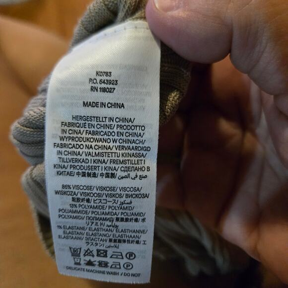 Boden XS Ribbed Scoop Neck Tank Top Beige Taupe Knit Stretch Minimalist Y2K - Picture 5 of 9